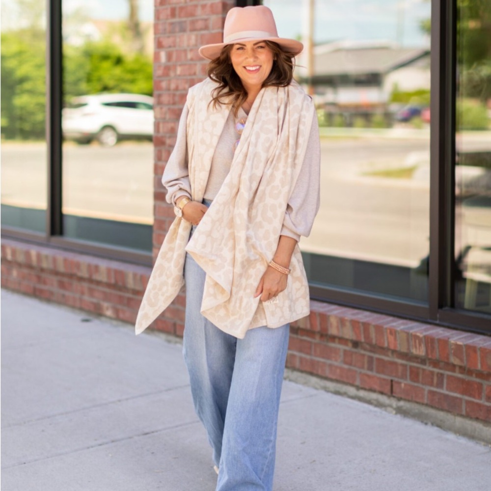 Jillian Harris/ One Wednesday blanket scarf/throw
